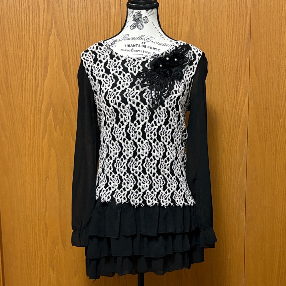 Chic Black and White Lace Women's Blouse